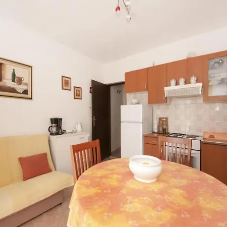 Mira - One Bedroom With Balcony A2 *